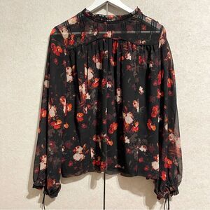Aritzia WILFRED Lourdes Floral top blouse size M